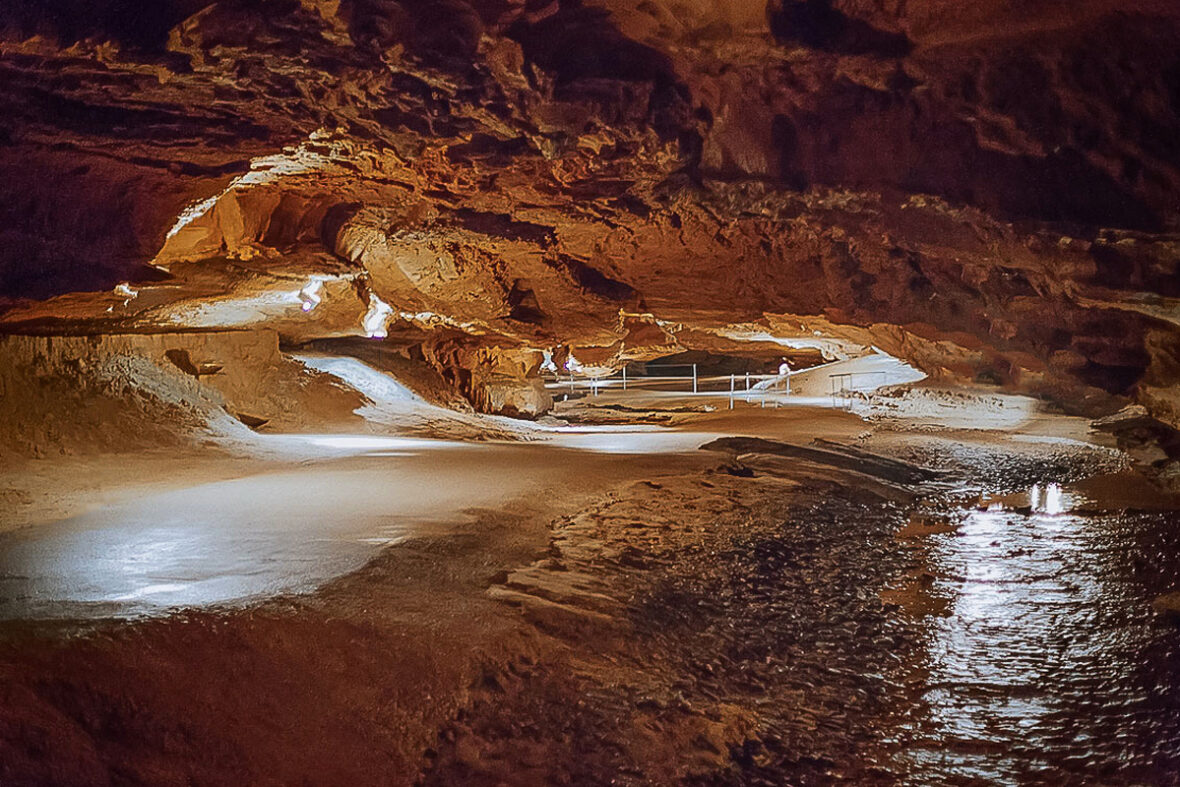 How To Plan a Caverns Visit During a Weekend in Townsend